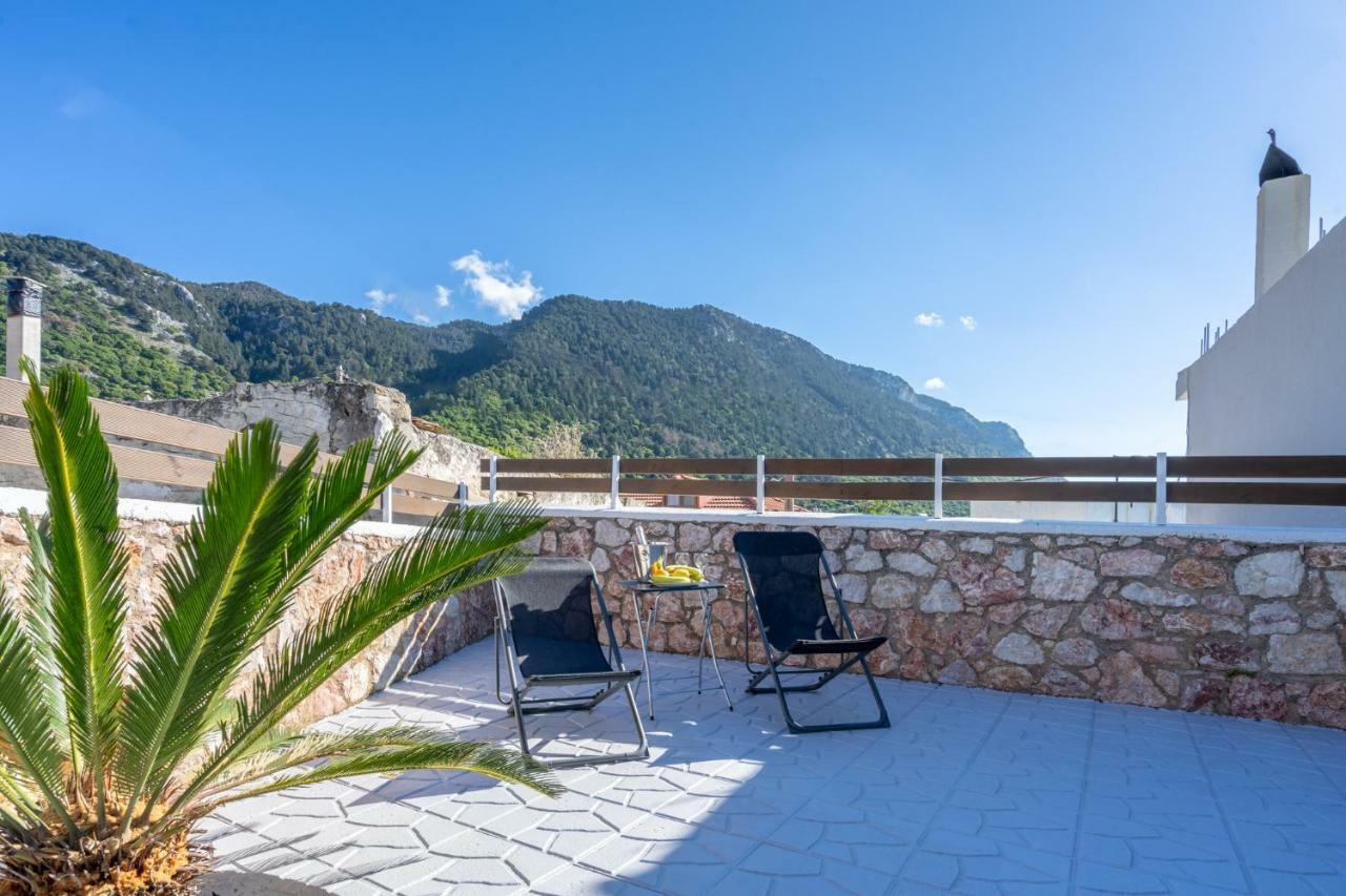 Villa Fontana Luxury With Pool Near Sálakos