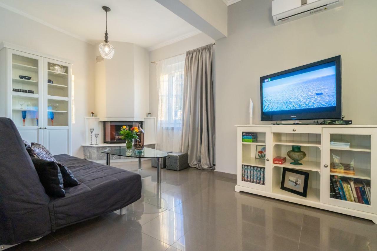 Fontana Luxury With Pool Near Villa