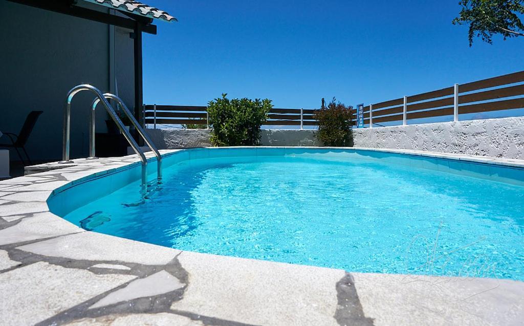 Fontana Luxury With Pool Near Vilă