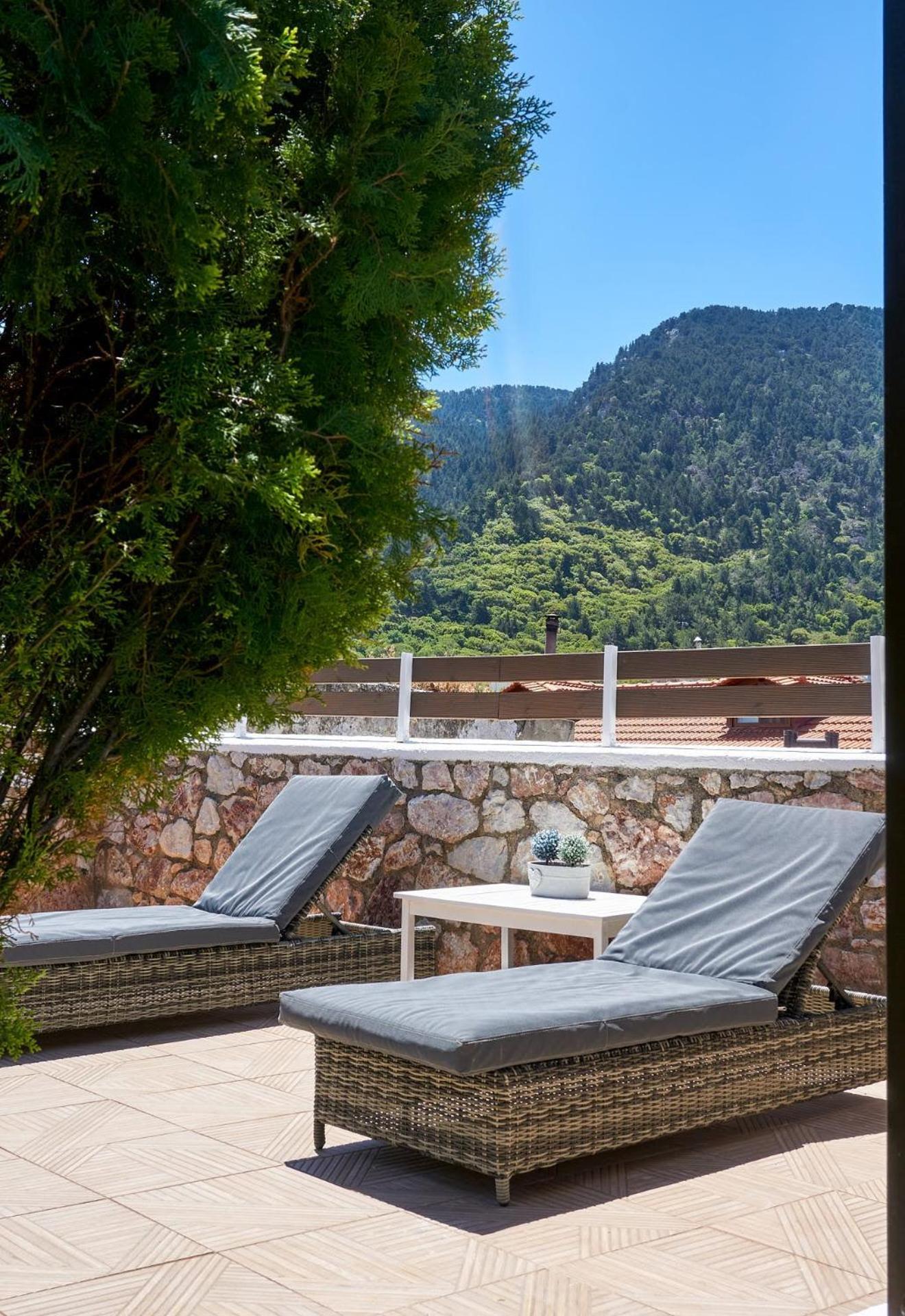 Vilă Fontana Luxury With Pool Near Sálakos